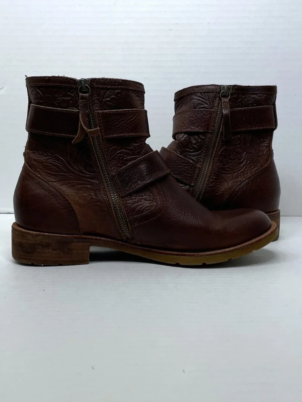 Sofft Boots Sz 9 M Brinson Embossed Leather Side-Zip Brown Short Ankle Booties